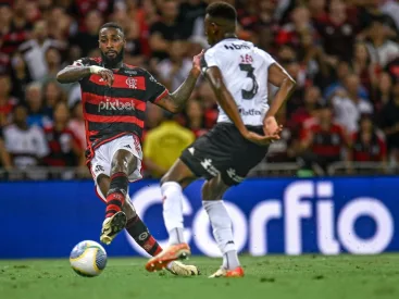 Coutinho marca o 1º no retorno, e Vasco busca empate contra o Flamengo em clássico no Maracanã