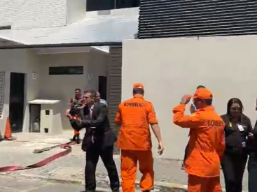 Simulado de incêndio mobilizou bombeiros em prédios do TJ, no Centro de Maceió