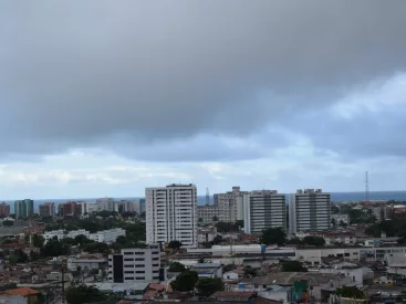 Domingo deve ser de tempo fechado em Alagoas