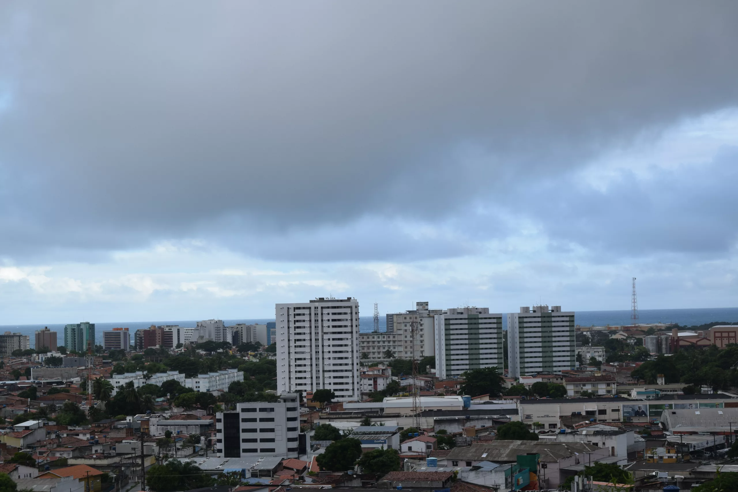 Domingo deve ser de tempo fechado em Alagoas