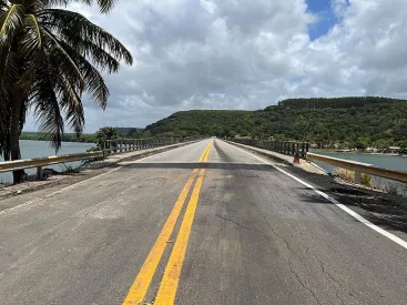 Ponte próximo ao Gunga é restaurada e liberada para tráfego