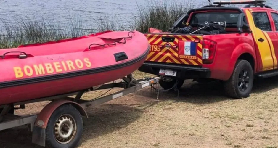 Barco do Corpo de Bombeiros Militar de Alagoas