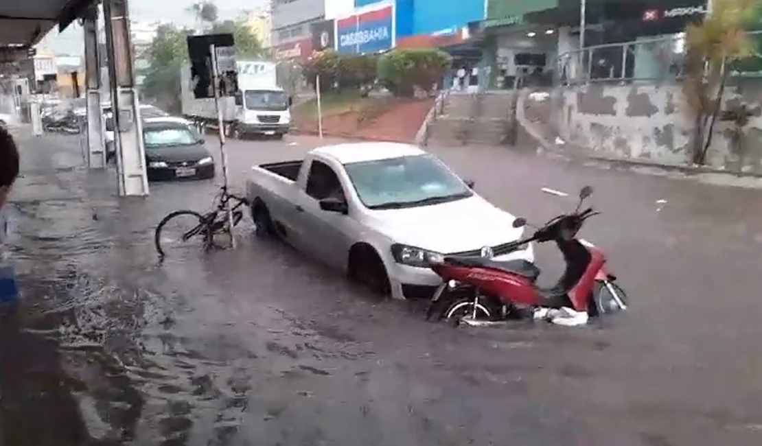 Chuvas atingiram Arapiraca nesta sexta-feira (10)